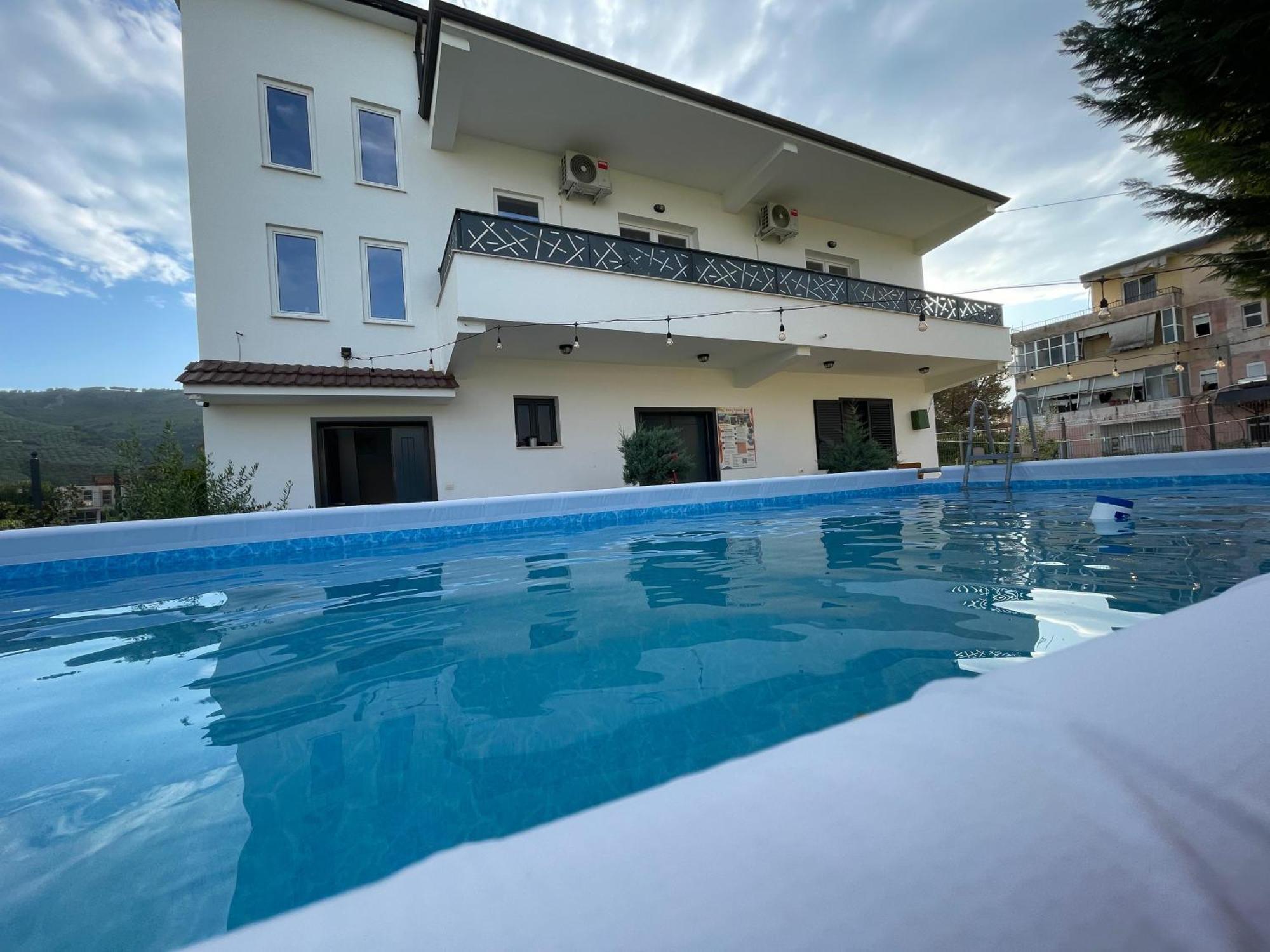 Baza Hostel - Swimming Pool Berat Exteriör bild