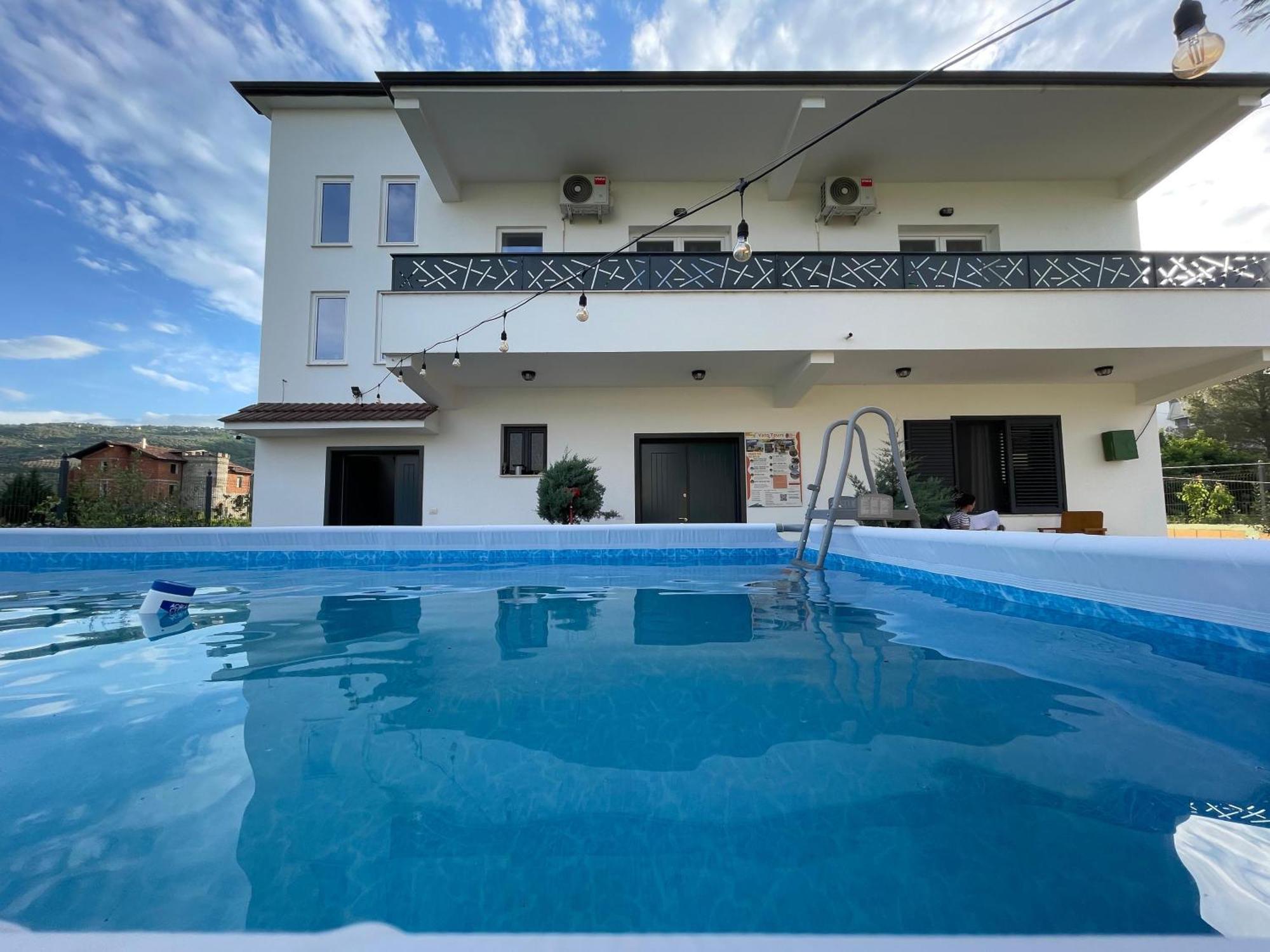 Baza Hostel - Swimming Pool Berat Exteriör bild