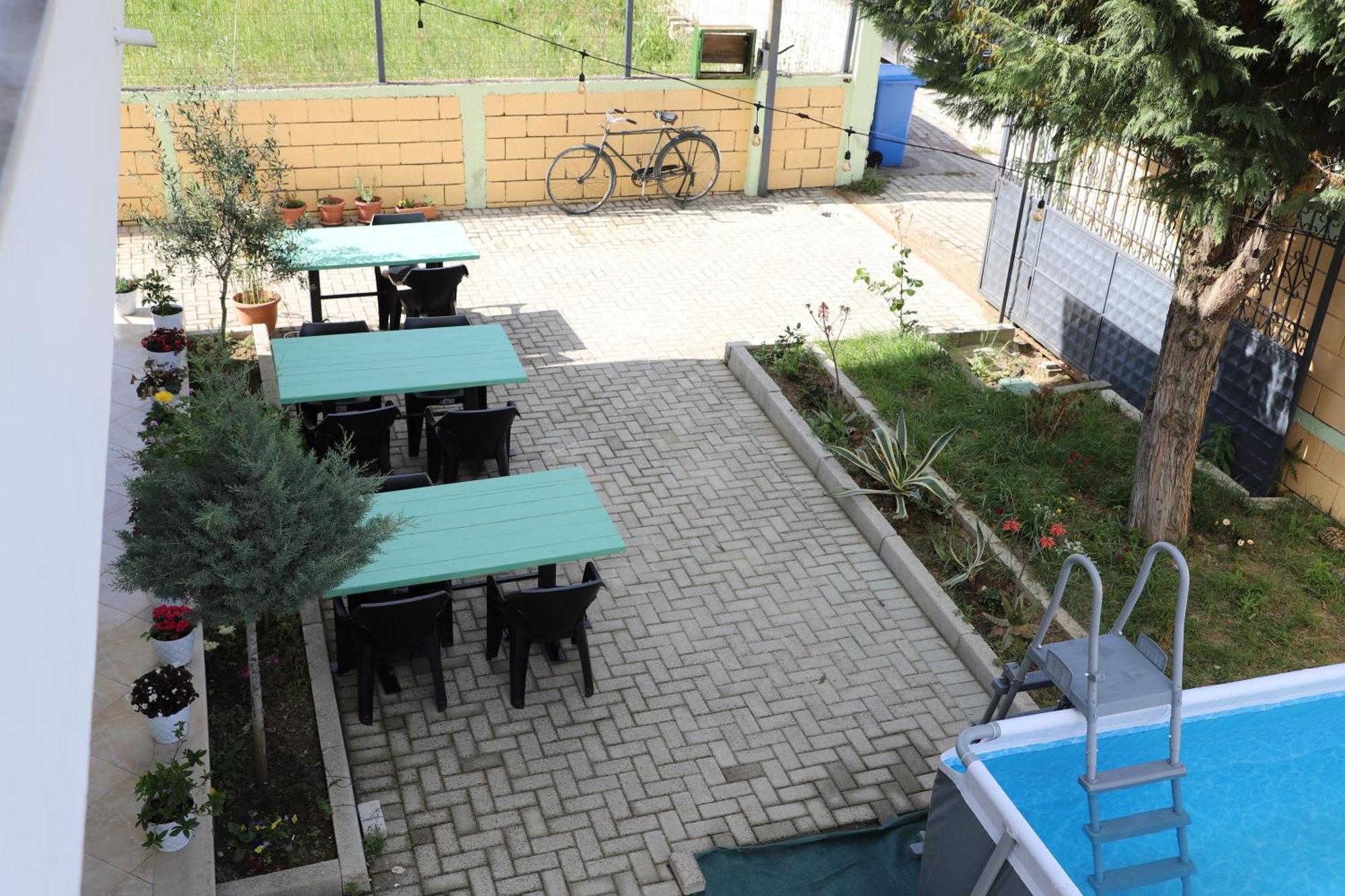 Baza Hostel - Swimming Pool Berat Exteriör bild